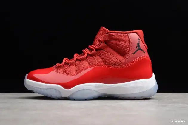 HYPE RetroGym 11 Air 378037-623 Red Jordan 0517